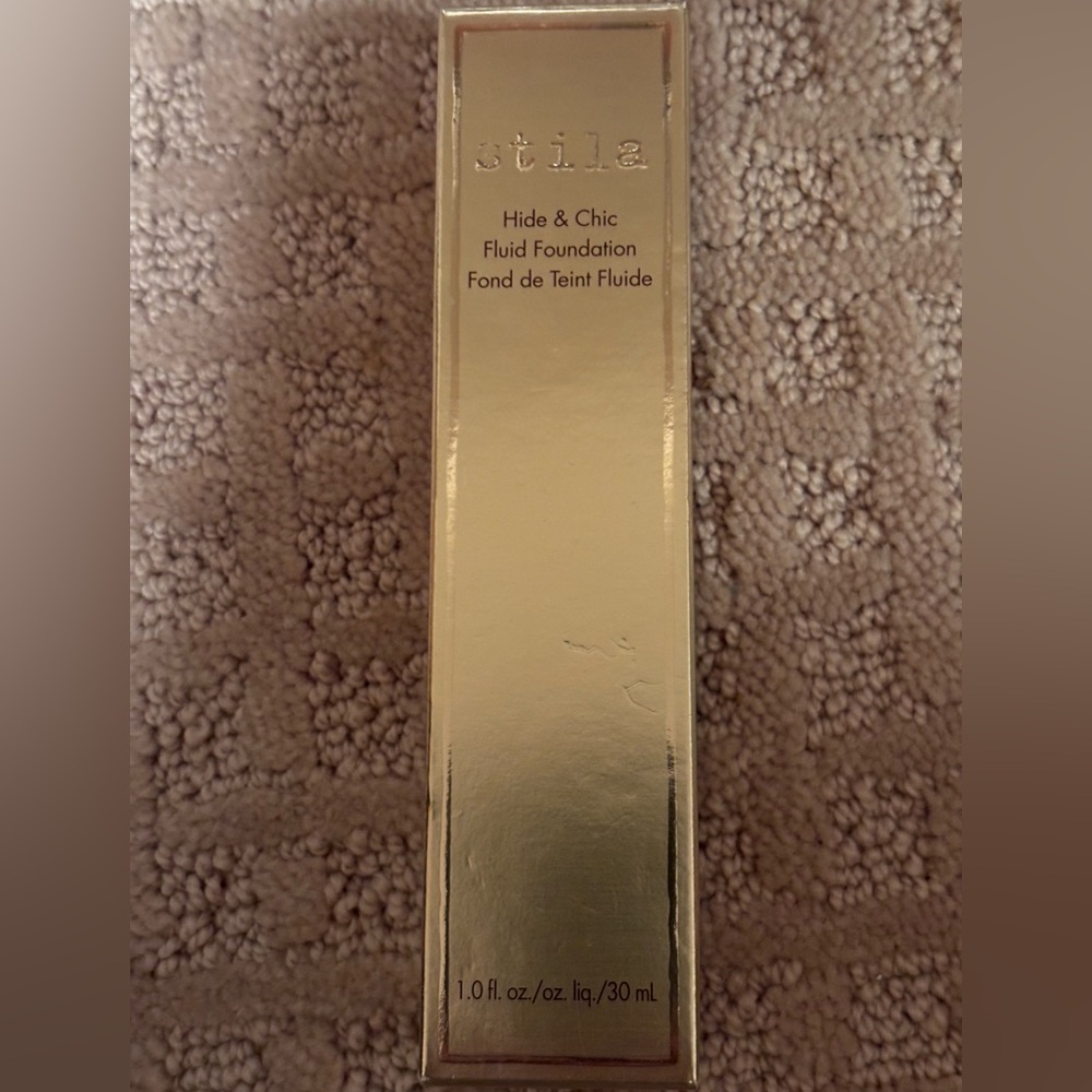 Stila Hide & Chic Foundation in Tan 3